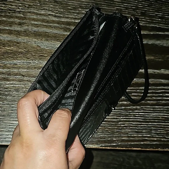 VS Purse and Wristlet Set - Picture 8 of 9